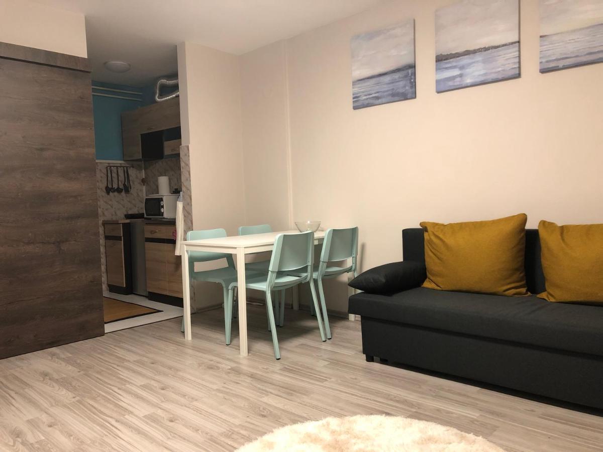 Happy Bunnies Apartman I - Gunarasfurdo Dombovar Exterior photo